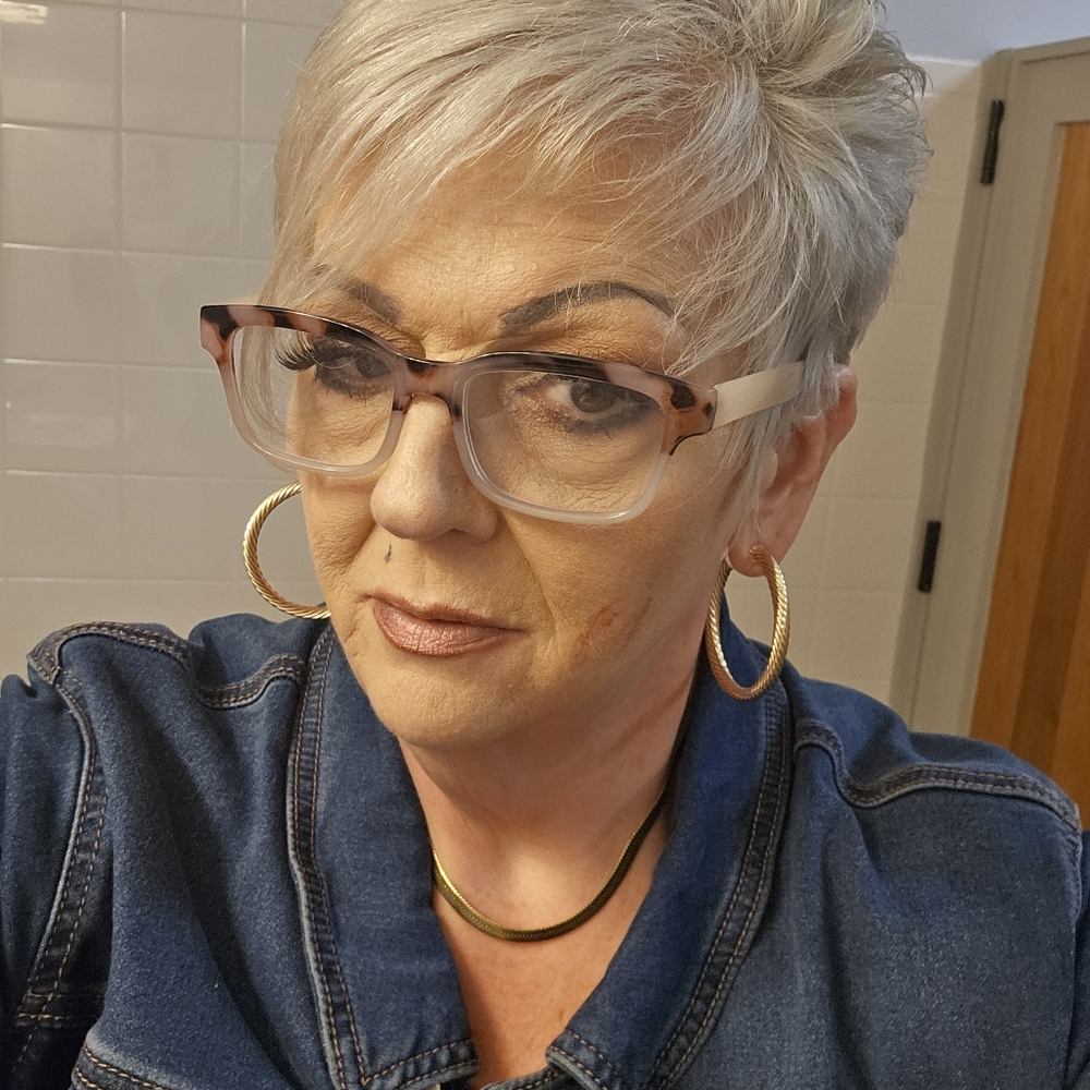 Meet your Posher, Kim